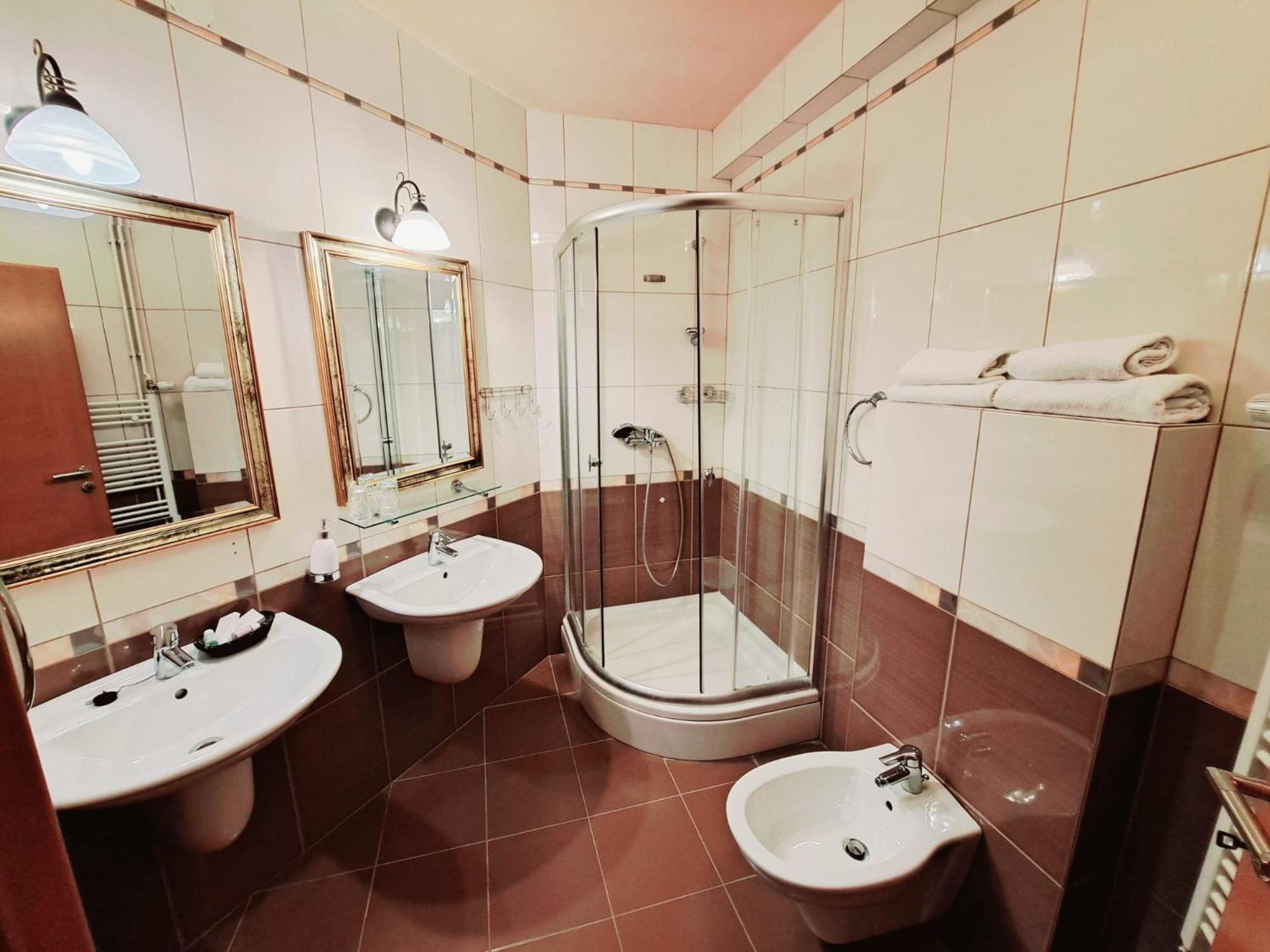 Hotel Livadic ซาโมบอร์ ภายนอก รูปภาพ