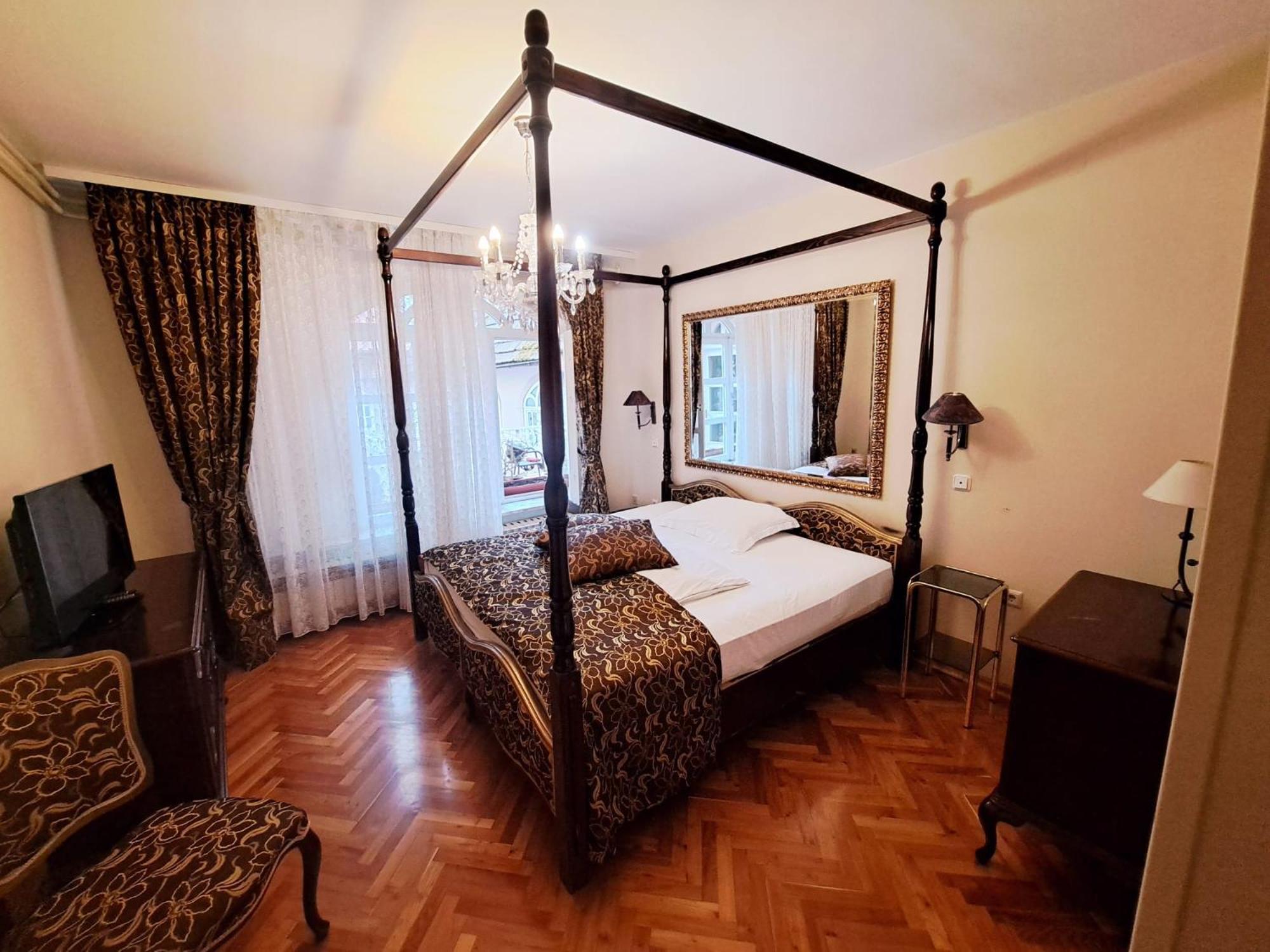 Hotel Livadic ซาโมบอร์ ภายนอก รูปภาพ