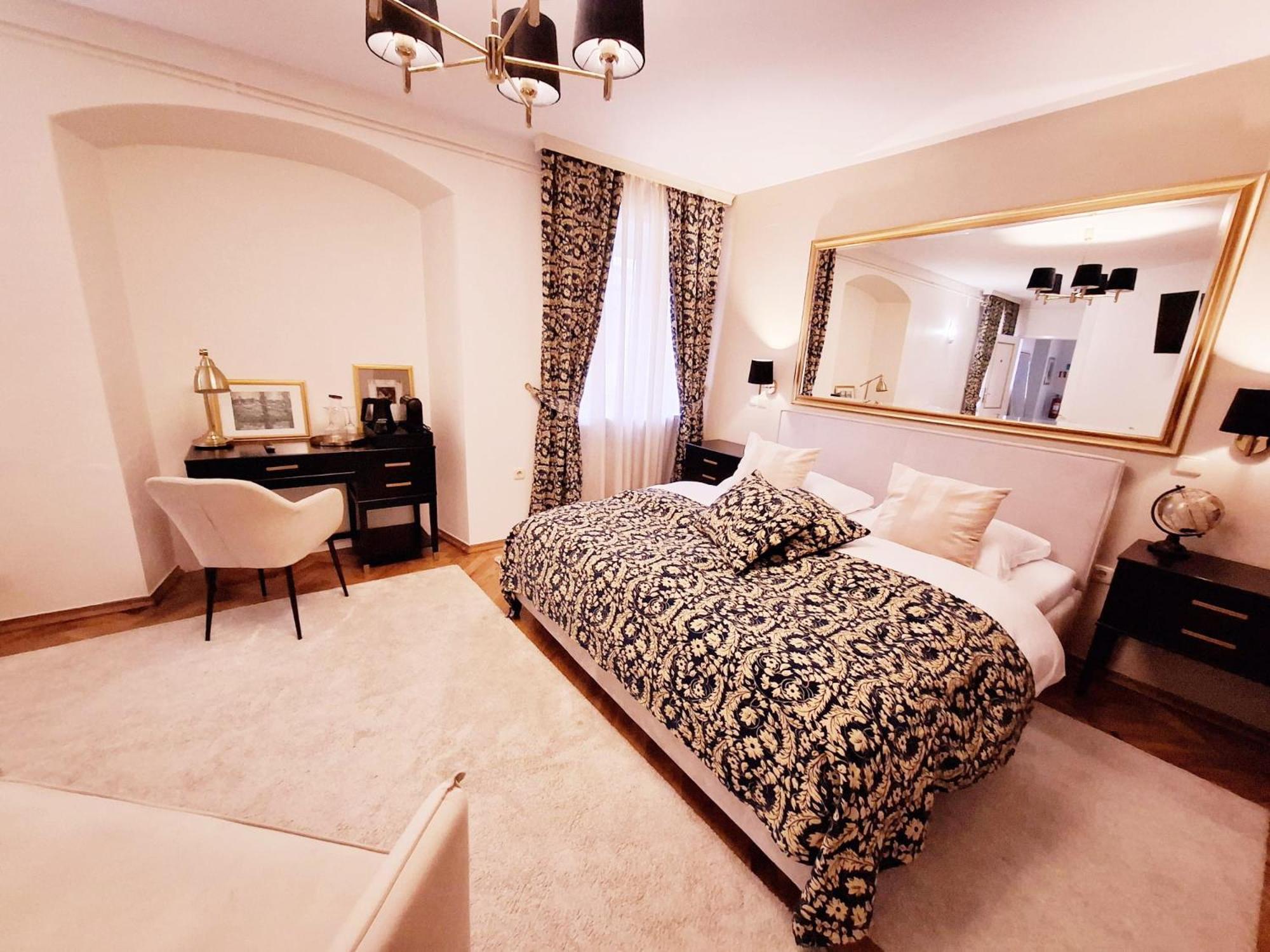 Hotel Livadic ซาโมบอร์ ภายนอก รูปภาพ