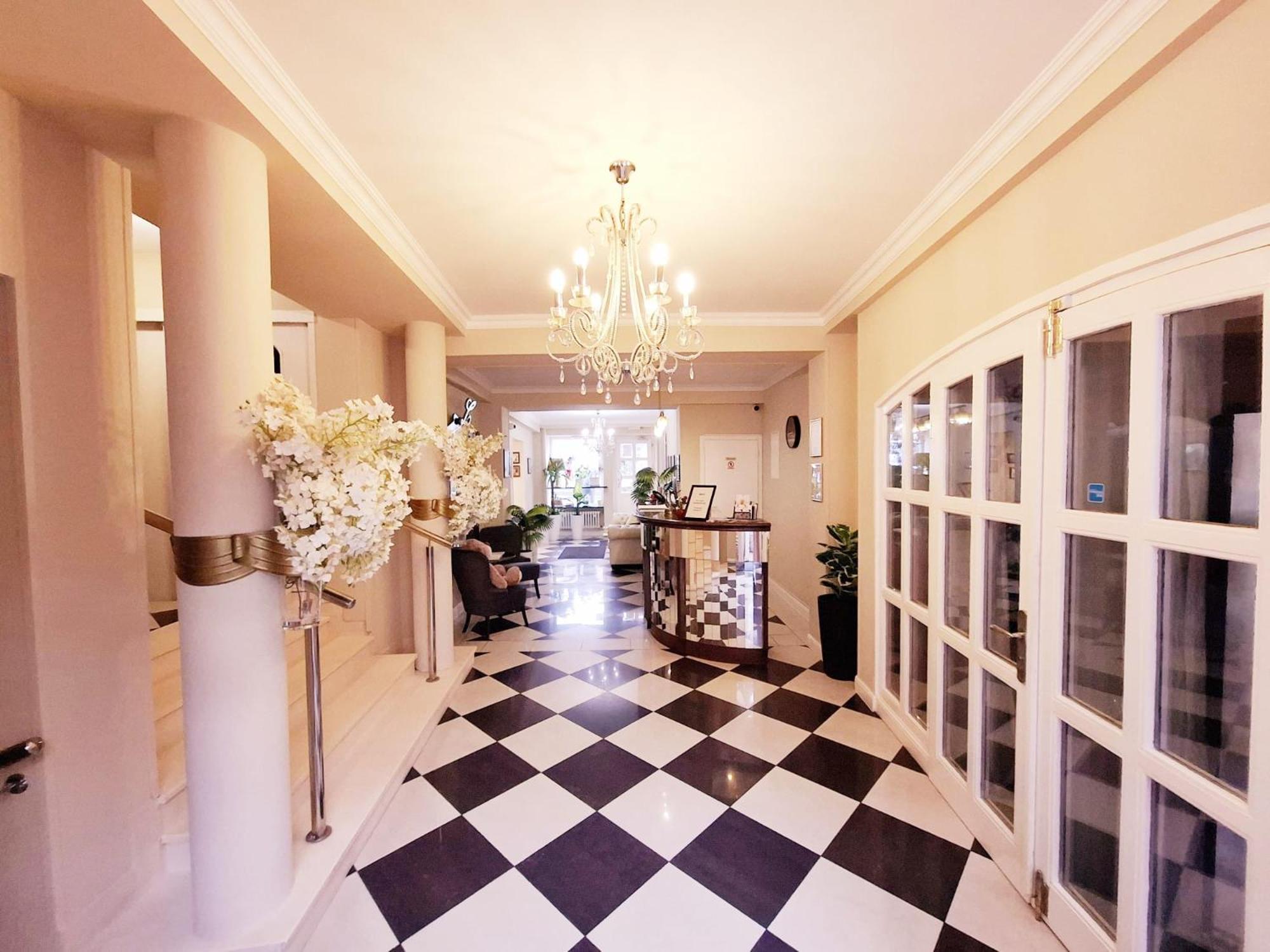 Hotel Livadic ซาโมบอร์ ภายนอก รูปภาพ
