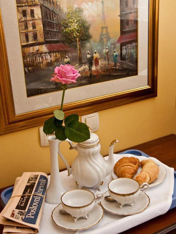 Hotel Livadic ซาโมบอร์ ภายนอก รูปภาพ